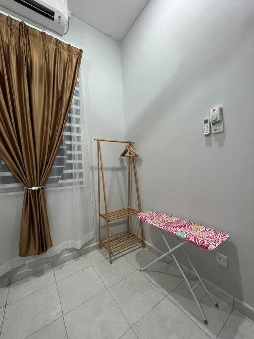 D'Sara Homestay Fully Furnished 3 Bedrooms All Aircond 2 Miles Centre Chukai Luaran gambar