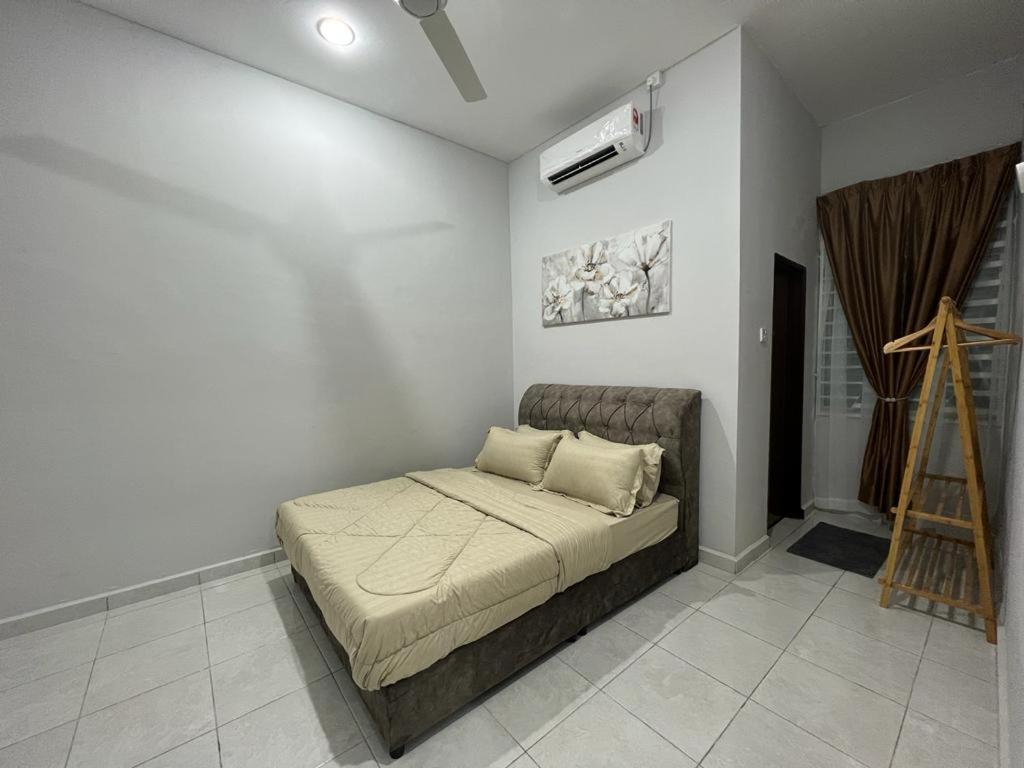 D'Sara Homestay Fully Furnished 3 Bedrooms All Aircond 2 Miles Centre Chukai Luaran gambar