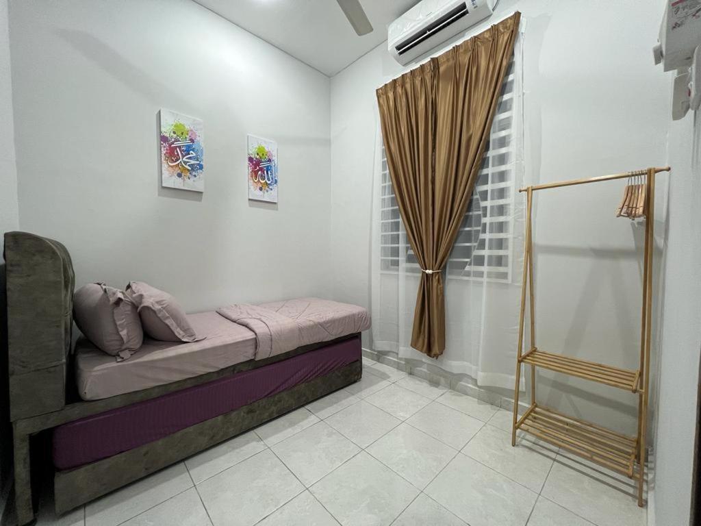 D'Sara Homestay Fully Furnished 3 Bedrooms All Aircond 2 Miles Centre Chukai Luaran gambar