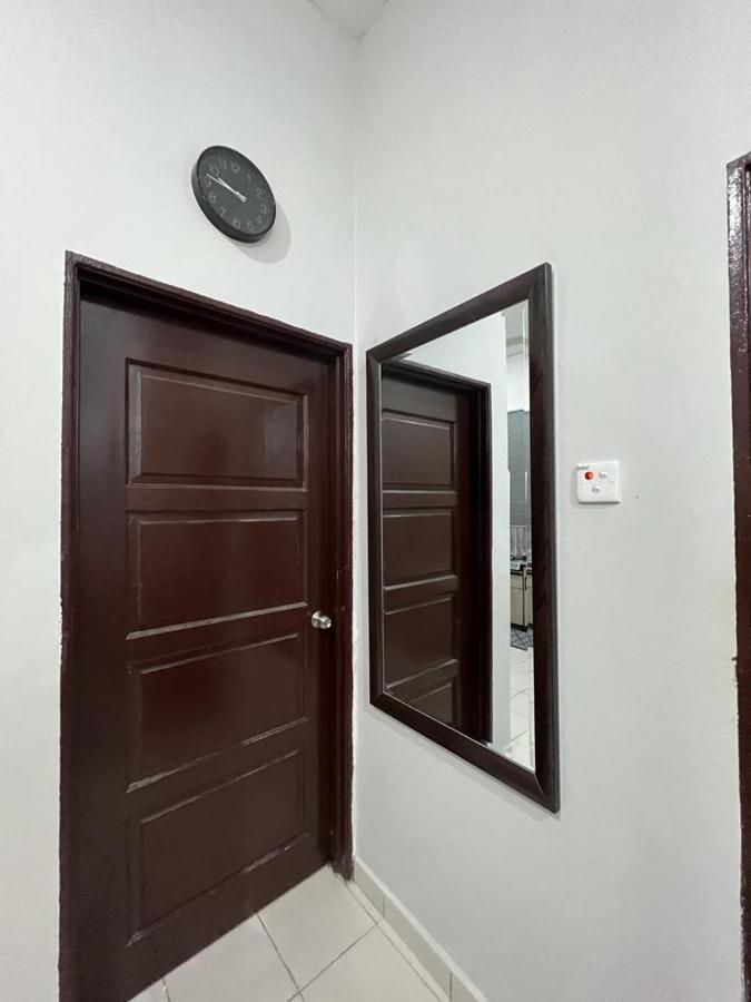 D'Sara Homestay Fully Furnished 3 Bedrooms All Aircond 2 Miles Centre Chukai Luaran gambar