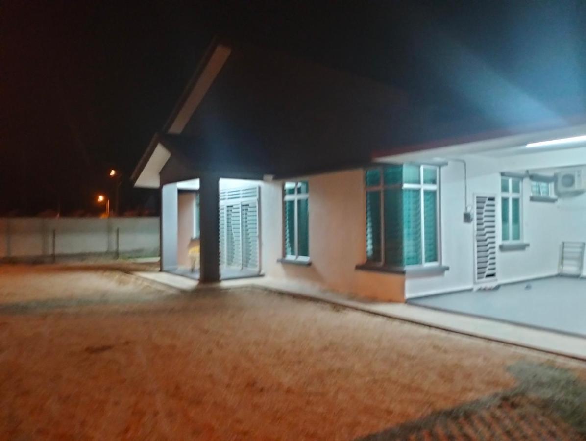 D'Sara Homestay Fully Furnished 3 Bedrooms All Aircond 2 Miles Centre Chukai Luaran gambar