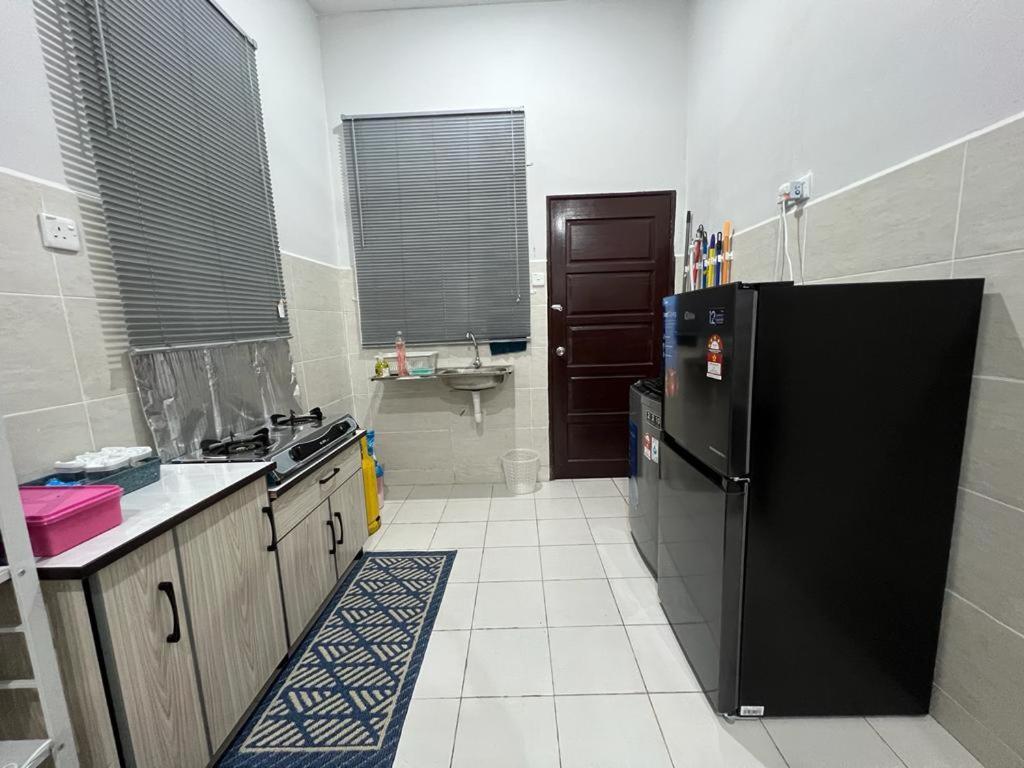 D'Sara Homestay Fully Furnished 3 Bedrooms All Aircond 2 Miles Centre Chukai Luaran gambar
