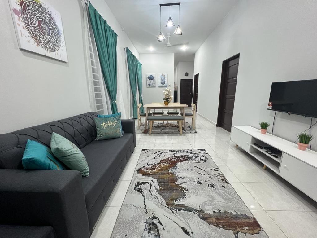D'Sara Homestay Fully Furnished 3 Bedrooms All Aircond 2 Miles Centre Chukai Luaran gambar