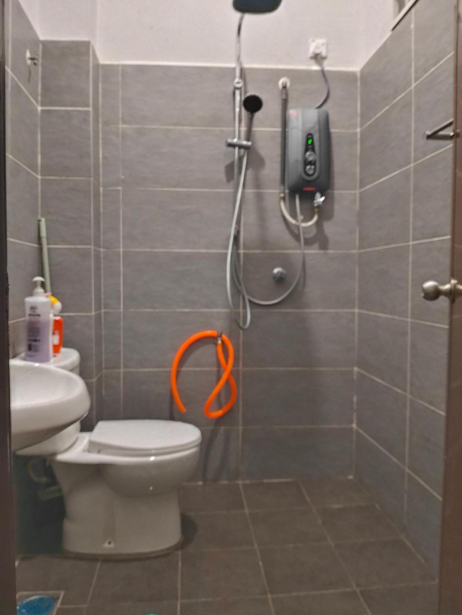 D'Sara Homestay Fully Furnished 3 Bedrooms All Aircond 2 Miles Centre Chukai Luaran gambar