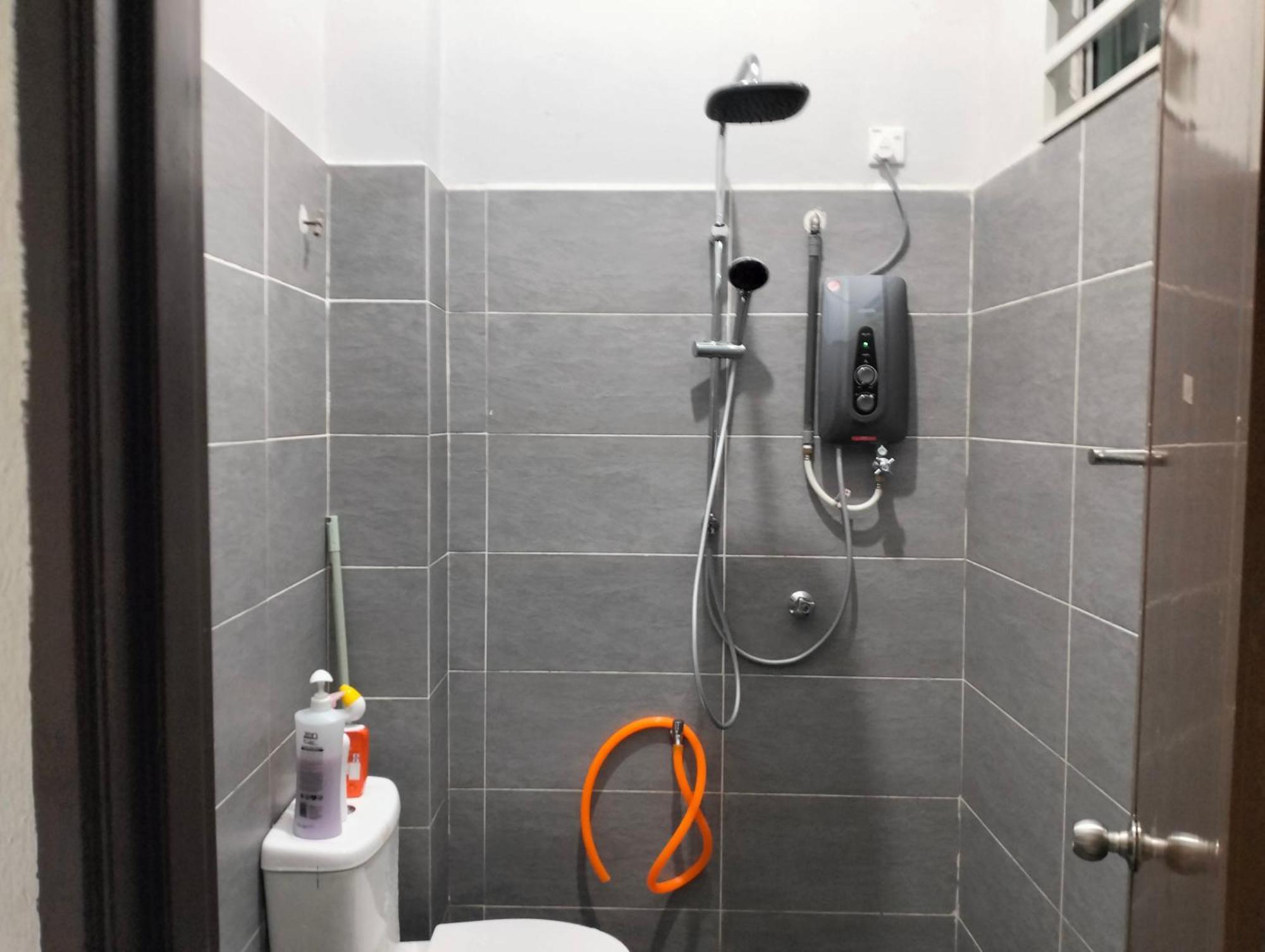 D'Sara Homestay Fully Furnished 3 Bedrooms All Aircond 2 Miles Centre Chukai Luaran gambar